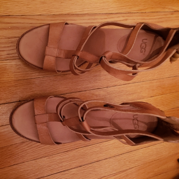 Shoes - Picture 1 of 3